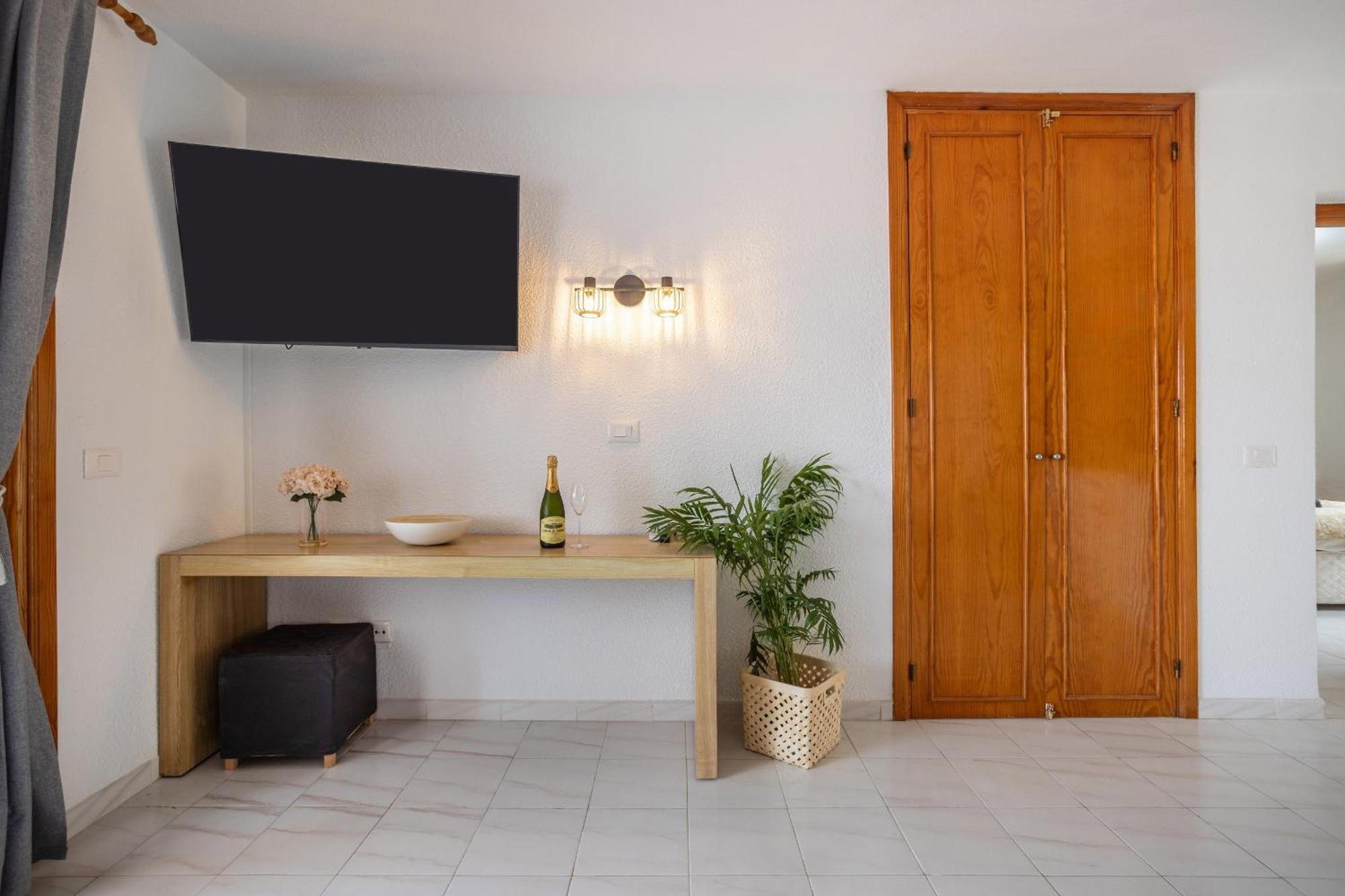 Cozy Port Royal Margot Sunset View Home By Lovetenerife 로스크리스티아노스 외부 사진